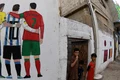 Graff Neymar, Messi, Ronaldo in Brazilia (EPA) jpg