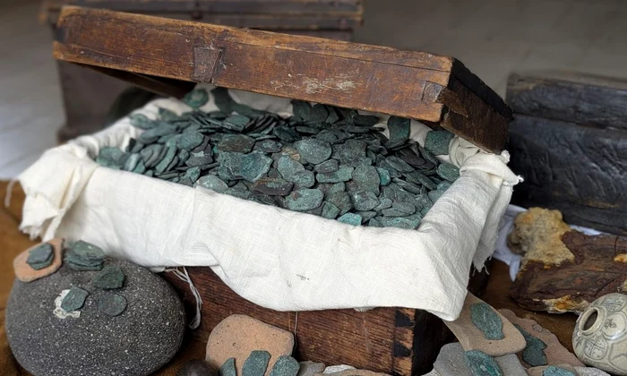Peste 1000 de monede recuperate de scafandri (© 1715treasurefleet.com)