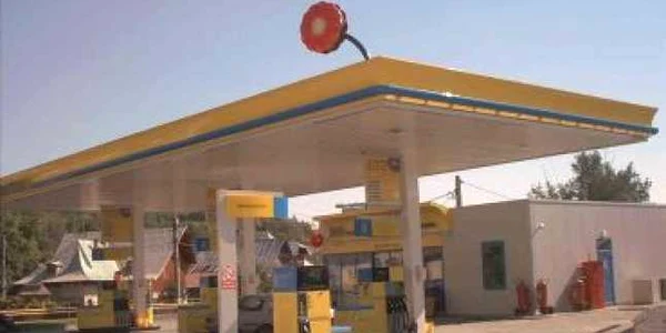 Grupul Rompetrol a scumpit carburanţii cu şapte bani
