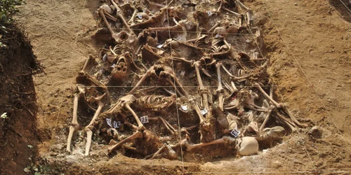 Spanish Civil War   Mass grave   Estépar, Burgos jpg