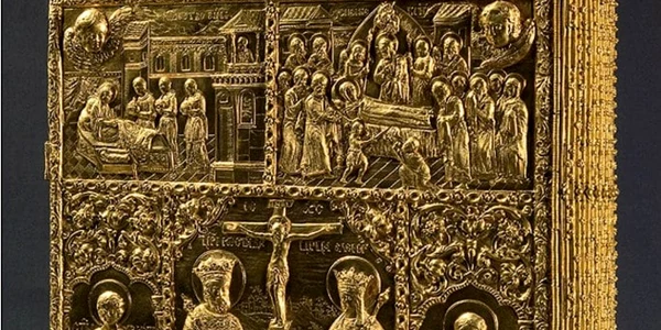 Evanghelia cu scoarţe de aur din colecţia „Biblioteca lui Brâncoveanu” de la Mănăstirea Horezu acum la Muzeul Naţional de Istorie Foto Ioan Mărăcine