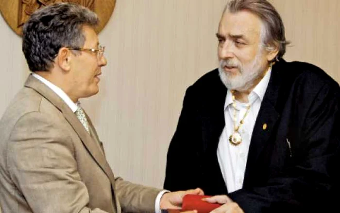 30 august 2010.  Adrian Păunescu, la întâlnirea cu preşedintele interimar al Moldovei, Mihai Ghimpu    