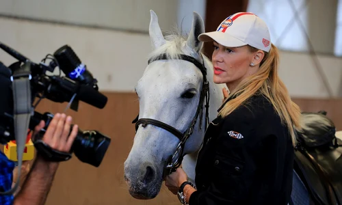 Roxana Ciuhulescu jpeg