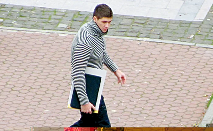 Claudiu Hauptmann merge în fiecare zi la cursuri, la Universitatea "Eftimie Murgu".
