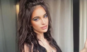 Eva Zaharescu are 19 ani şi moşteneşte frumuseţea mamei sale  jpeg