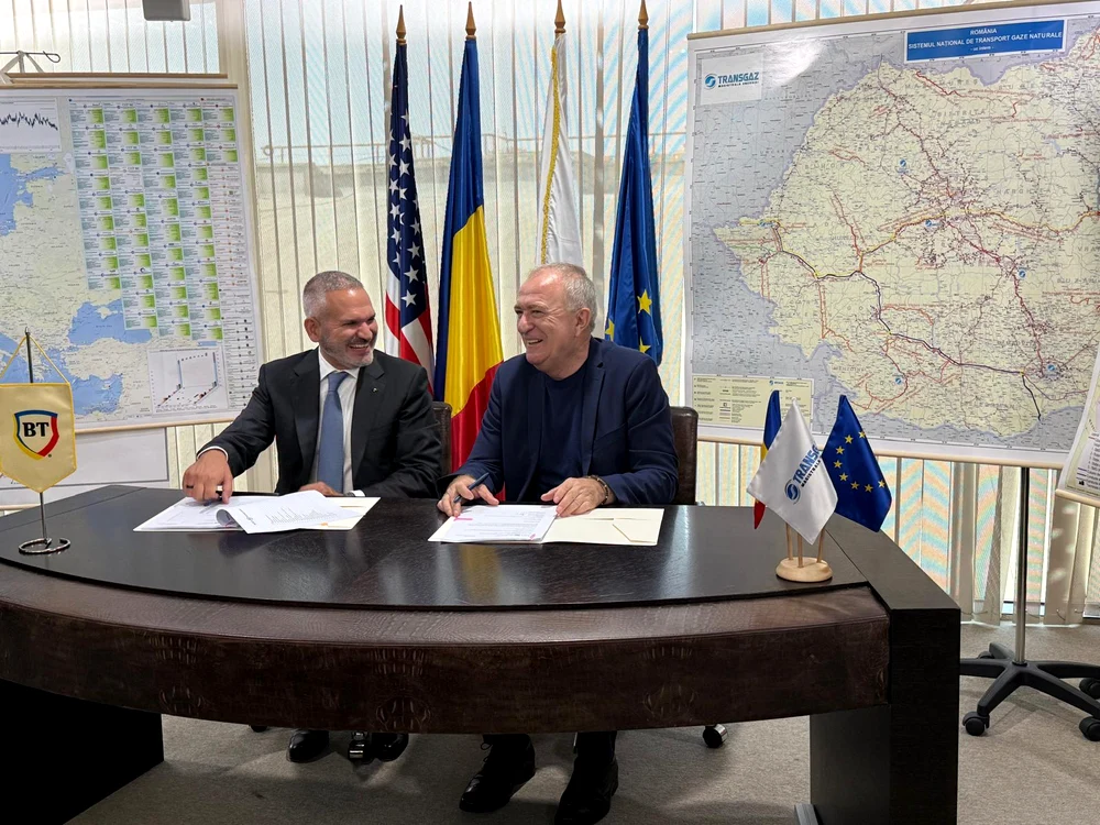 Documentul a fost semnat de reprezentanții celor două companii FOTO: Transgaz