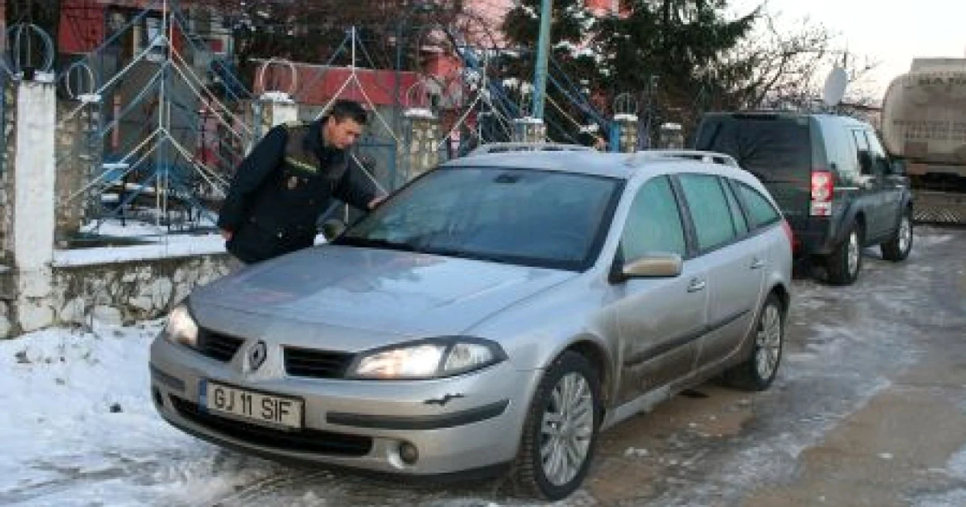 Autovehiculul a fost indisponibilizat la sediul Inspectoratului Judeţean al Poliţiei de Frontieră Mehedinţi