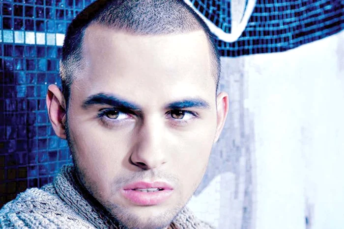 Cântăreţul a fost internat de urgenţă