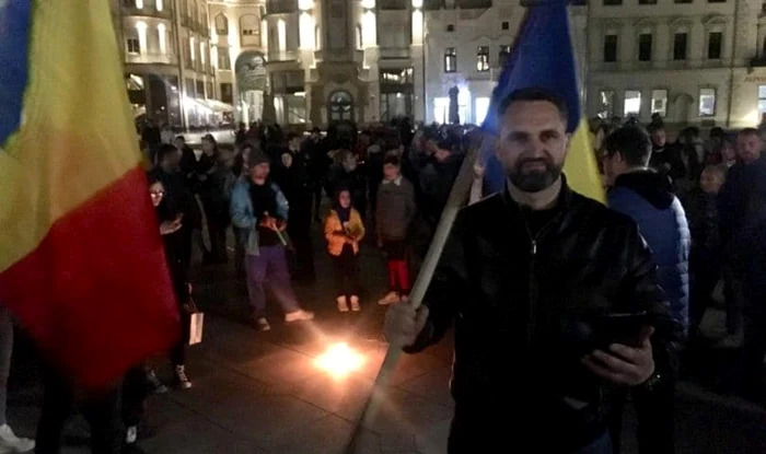 Deputatul Mihai Lasca a fost în fruntea protestatarilor de la Oradea foto: informatialibera.ro