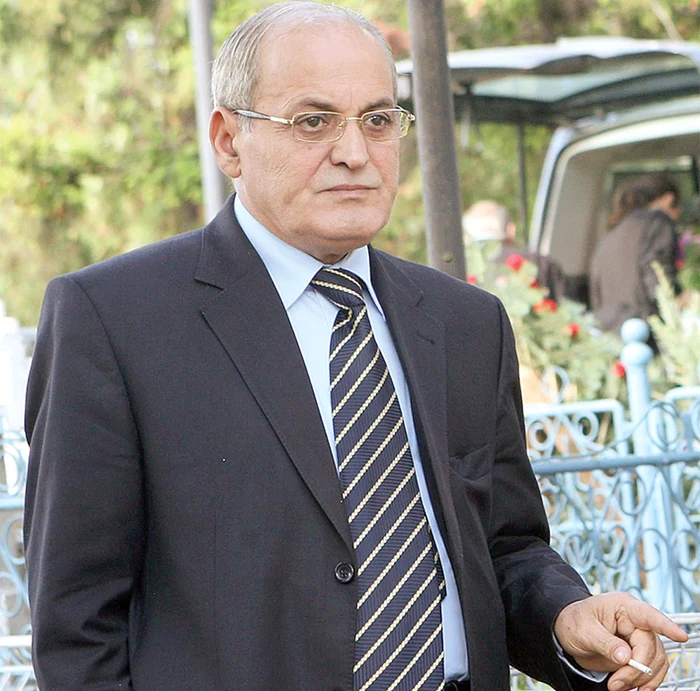 Lăutarul inimii i-a pus condiţii aspre nevestei, ca să-şi poată vizita băiatul bolnav, de ziua lui