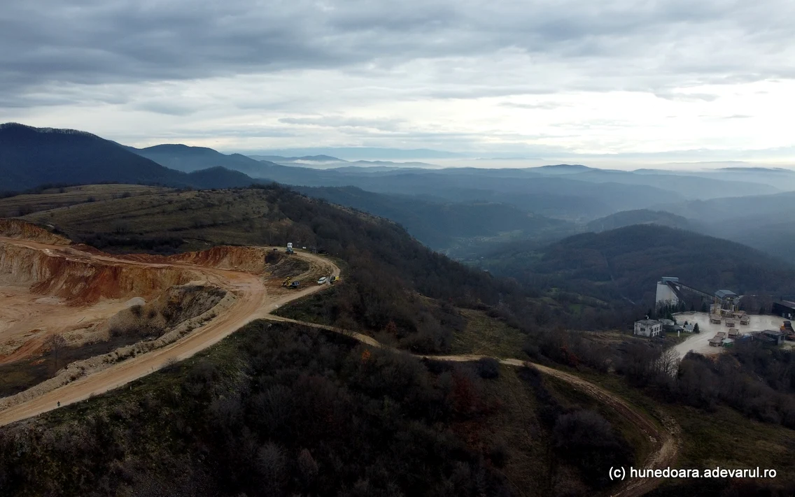 Cariera de calcar din Munții Metaliferi  Foto Daniel Guță (2) JPG