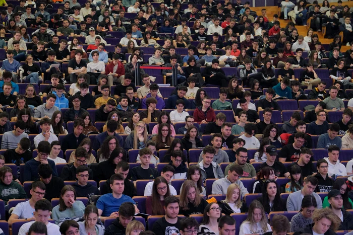 Politehnica București a organizat și cursuri gratuite pentru viitorii studenți FOTO: FB/Politehnica 