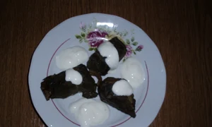 sarmalute in frunza de hrean cu carne de curcan jpeg