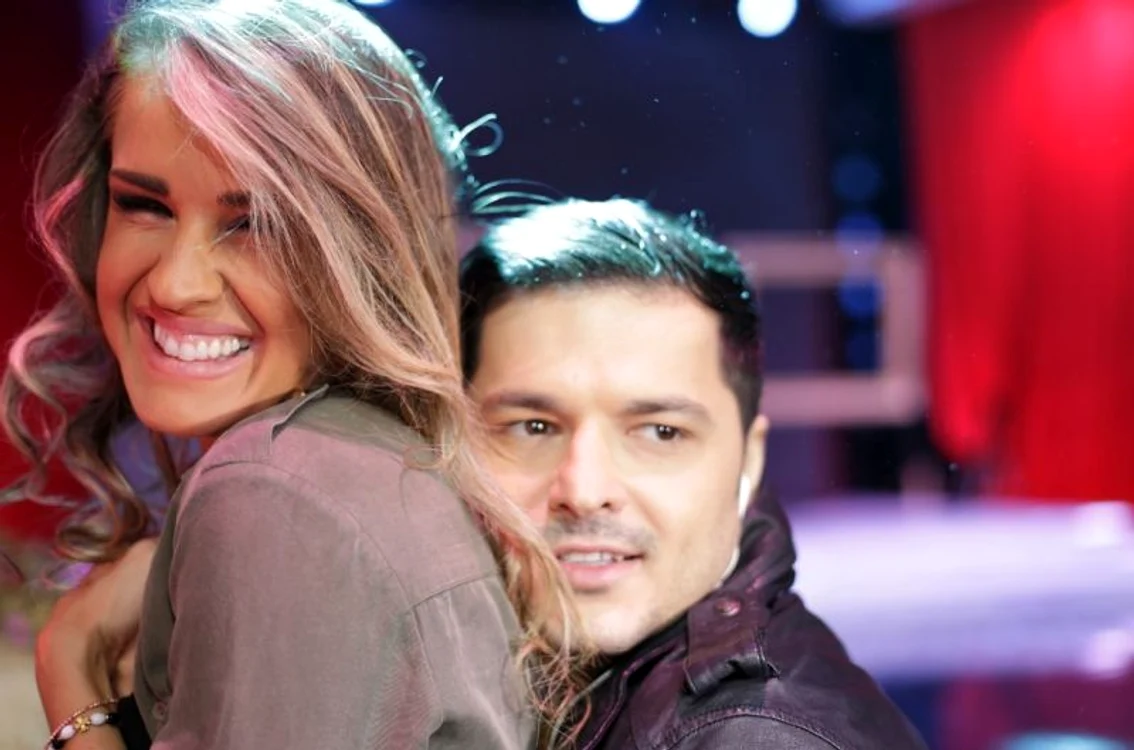 
    Liviu şi Diana cântă împreunăFoto: Antena 1  