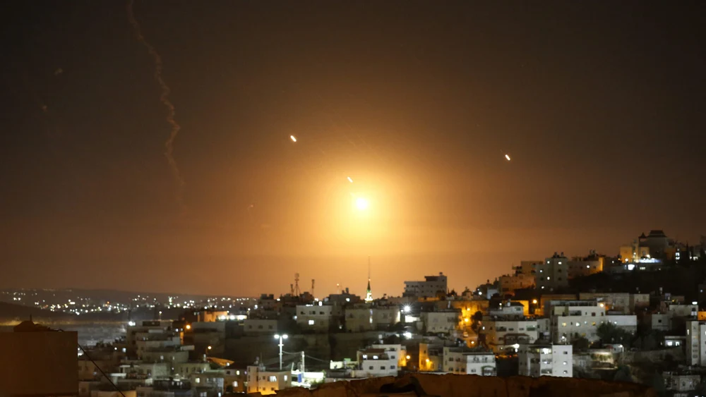 Iranul lansează un nou val de atacuri asupra Israelului și statelor din Golf. Explozii puternice în Ierusalim, Dubai și Doha