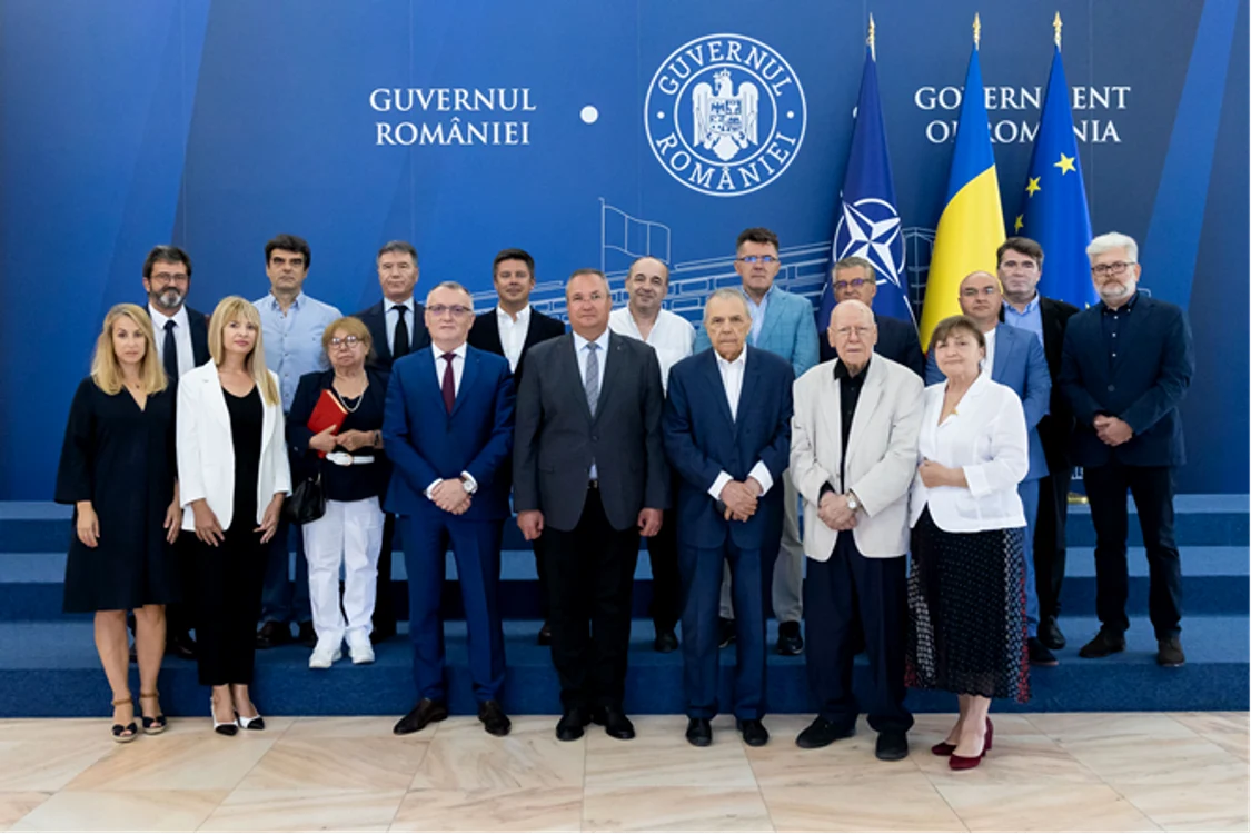 Ciucă a avut, la Palatul Victoria, o întâlnire cu editori, bibliotecari şi personalități culturale