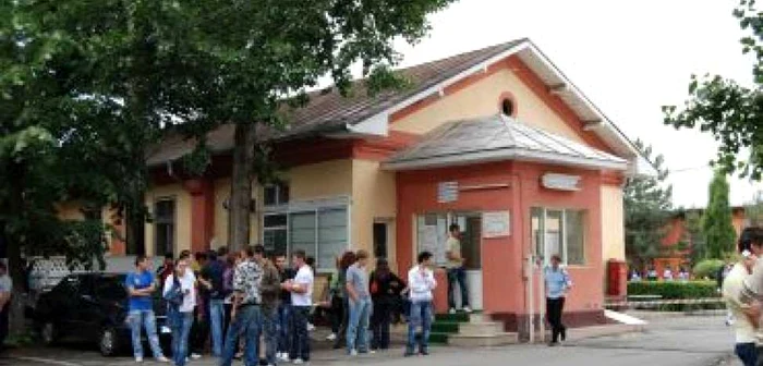 Slatina: Bătaie pe locurile de şoferi din armată