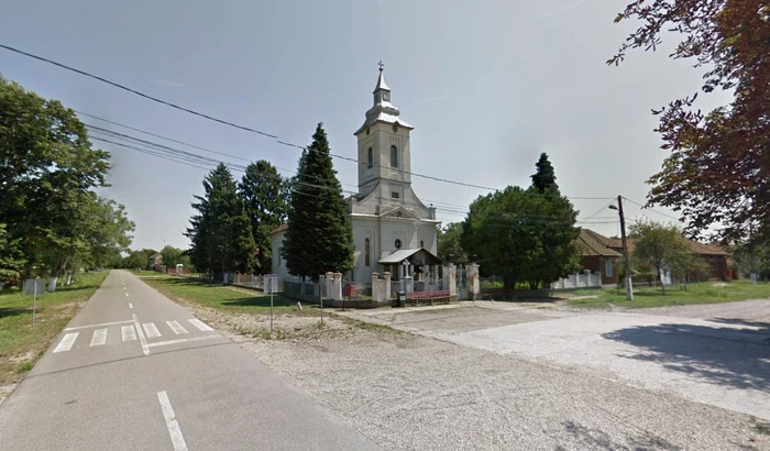 Biserica din Ictar Budinț, unde a fost parcată autorulota francezilor FOTO Google Maps