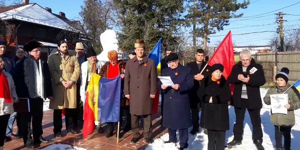 Românii nostalgici s-au adunat la Scorniceşti de ziua lui Nicolae Ceauşescu