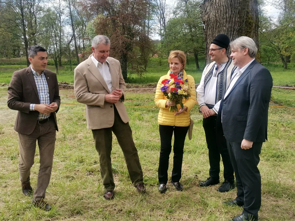 Târg pe Domeniul Regal Săvârșin FOTO Ștefan Both