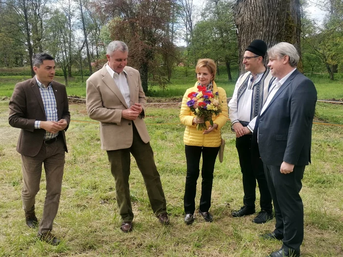 Târg pe Domeniul Regal Săvârșin FOTO Ștefan Both