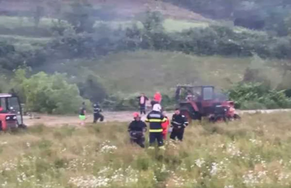 Copilul se afla alături de părinţii săi când apele au crescut vertiginos.