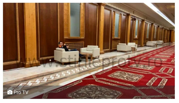 Vlad Voiculescu, surprins de jurnaliști fără mascăFoto Protv