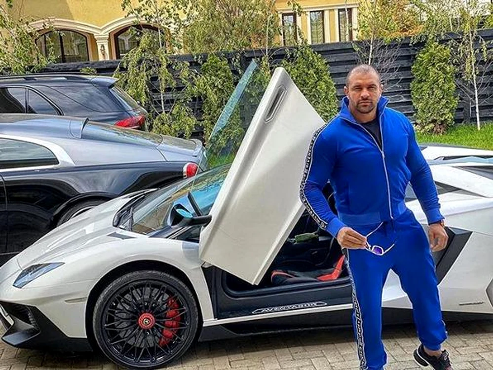 Pe timpul izolării, Alex Bodi posta fotografii din cluburile de pe Litoral