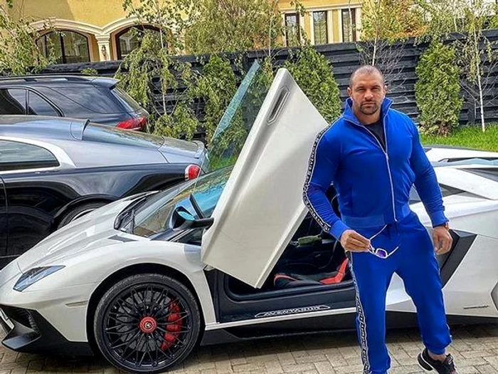 
    Pe timpul izolării, Alex Bodi posta fotografii din cluburile de pe Litoral  