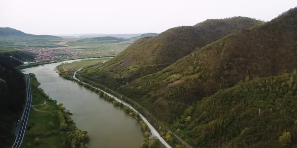 Defileul Oltului la intrarea nordică în zona Boița din Sibiu Foto Daciana Stoica