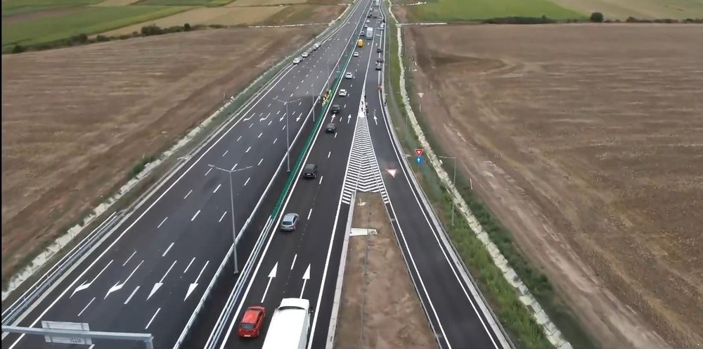 Ultimul tronson al Drumului Expres Craiova–Pitești a fost deschis traficului. Legătura rapidă între Craiova și Autostrada A1 este completă