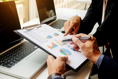 analiza-economica-proiectie-financiara-economist-calcule-grafice-evaluare-companii