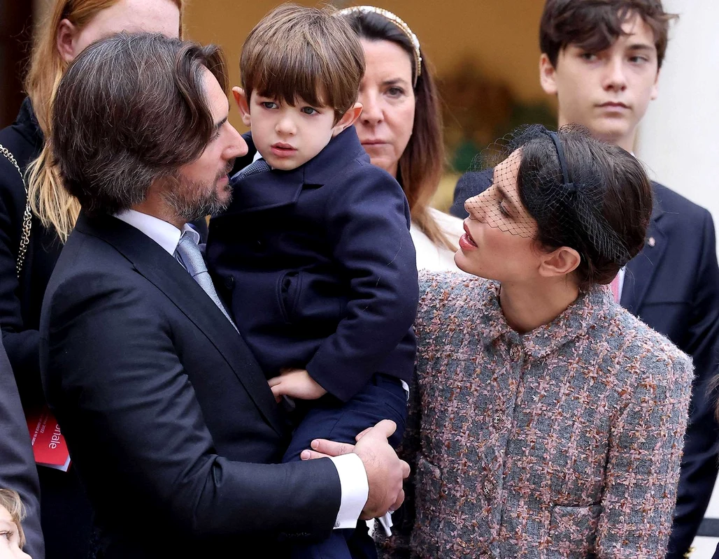 Prințesa Charlotte de Monaco, împreună cu fostul soț, Dimitri Rassam, și fiul lor, Balthazar. FOTO: Profimedia