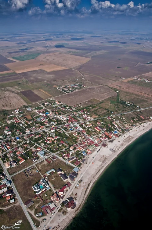 De la Constanţa la Vama Veche. Litoralul Mării Negre - vedere din cer Foto Rafael Cucu