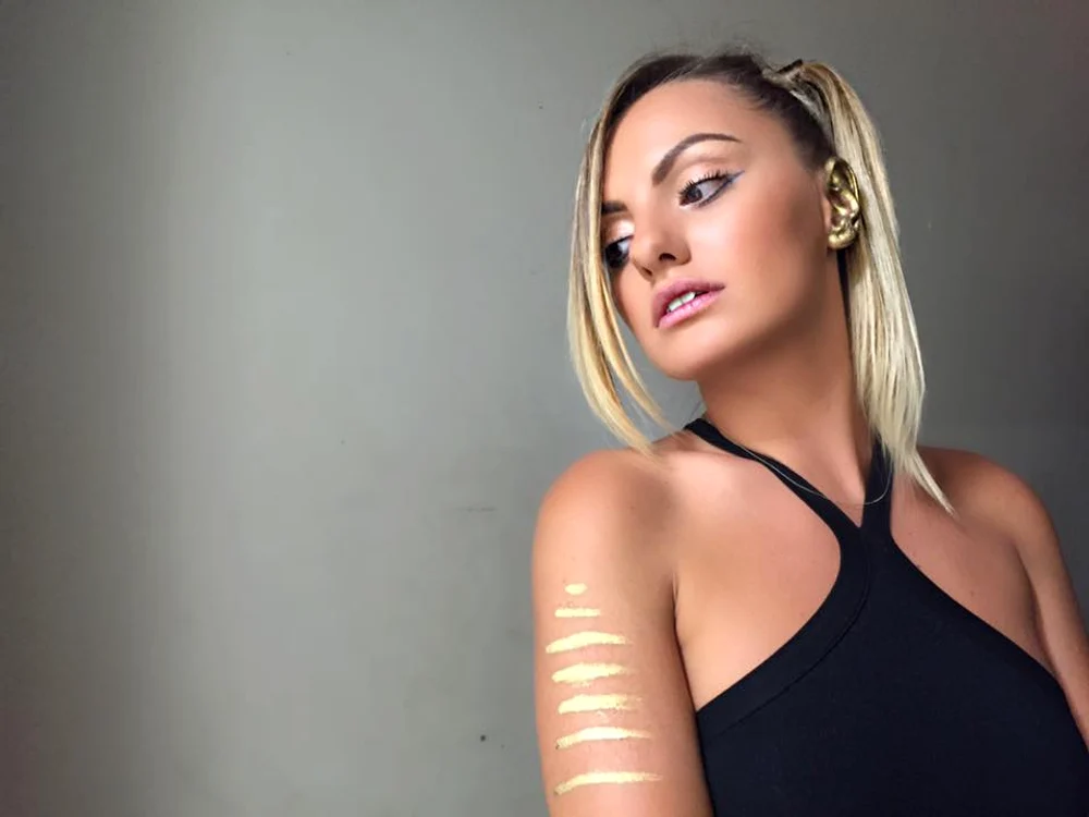 
    Alexandra Stan s-a pozat în lenjerie intimăFoto Facebook  