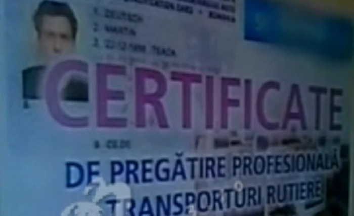 Afişul cu permisul auto al lui Charlie Sheen