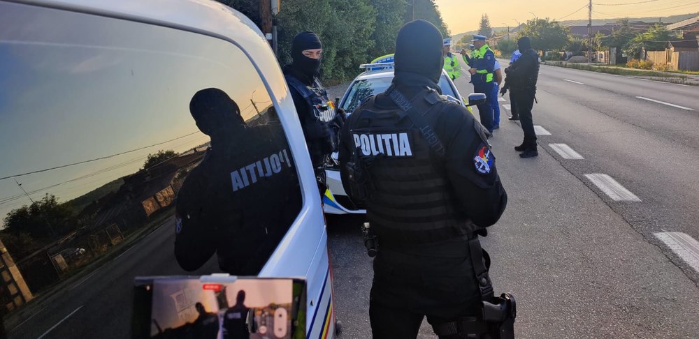 Șofer luat ostatic pentru o prostituată. Agresorul recidivist l-a forțat să-i dea bani pentru partida de sex neplătită | RECHIZITORIU