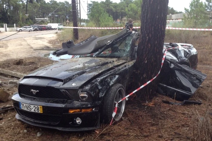 
    Maşina lui Jara, distrusă în urma accidentului  