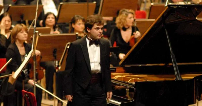 Pianistul Andrei Licareţ