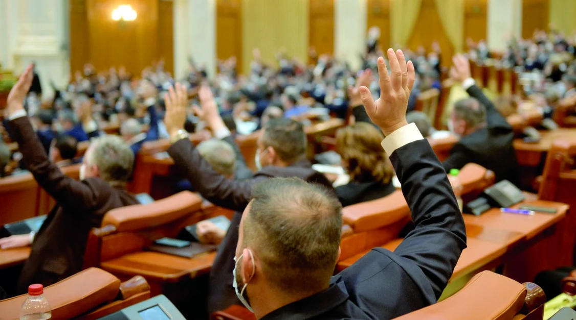 Deputații decid lista finală a creșterilor de salarii FOTO Mediafax