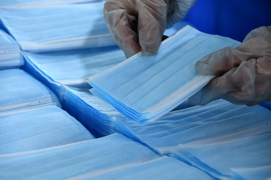 Măştile de protecţie sunt extrem de importante în prevenţia virusului
