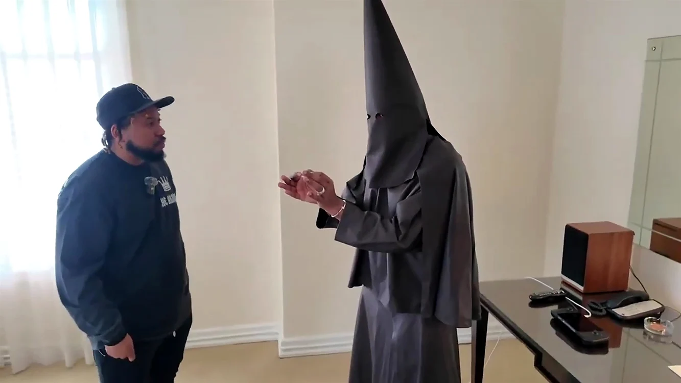 Rapperul Kanye West, în robă Ku Klux Klan FOTO Profimedia 