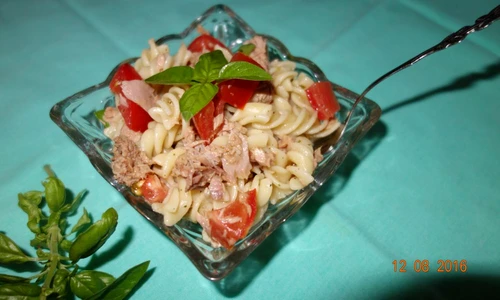 salata de paste cu ton si rosii jpeg