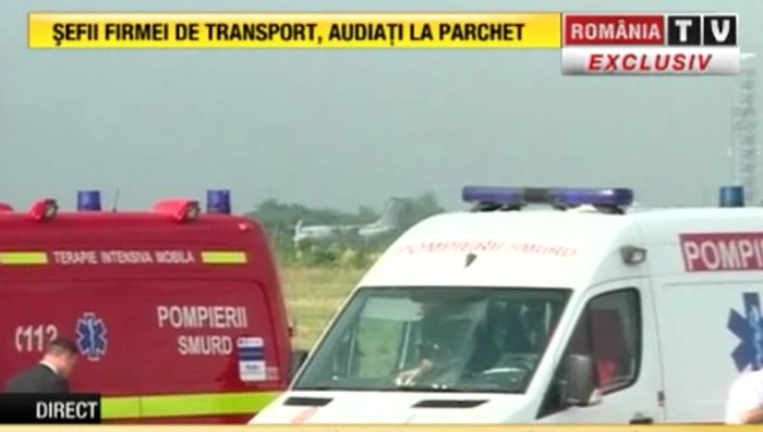Primul avion cu răniţi din Muntenegru a sosit pe Otopeni marţi după-amiază, în jurul orei 17.50. (captură RTV)