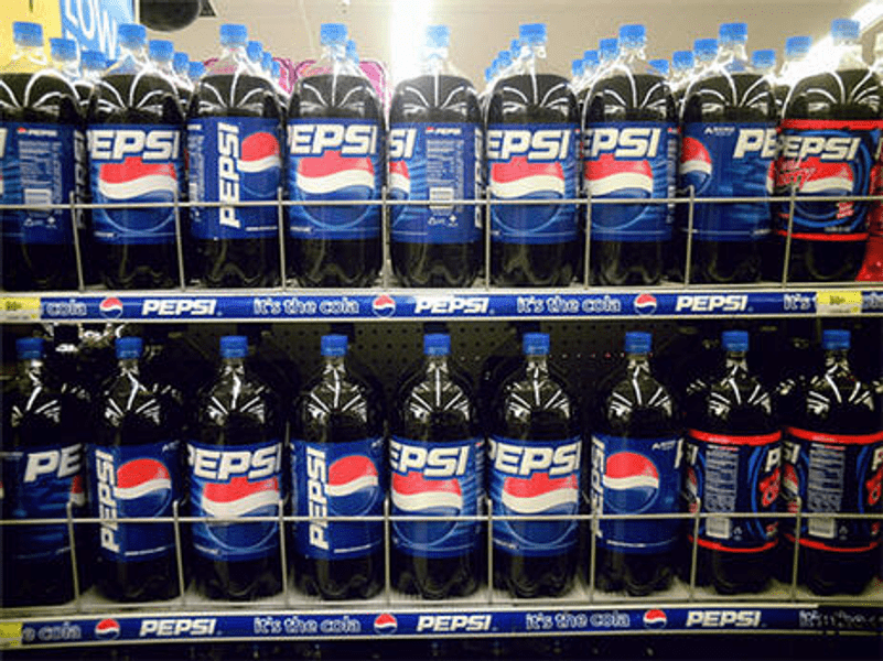 Pepsi a încetat producția în Rusia, la şase luni după ce a promis să facă acest lucru