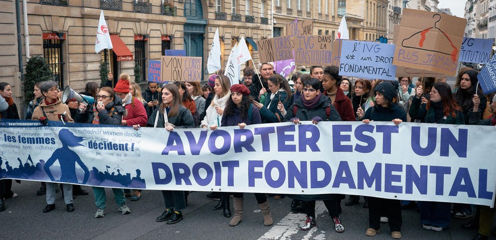 Confruntarea SUA-Europa: modificarea legislației pentru desființarea sau reînființarea interdicțiilor motivate religios