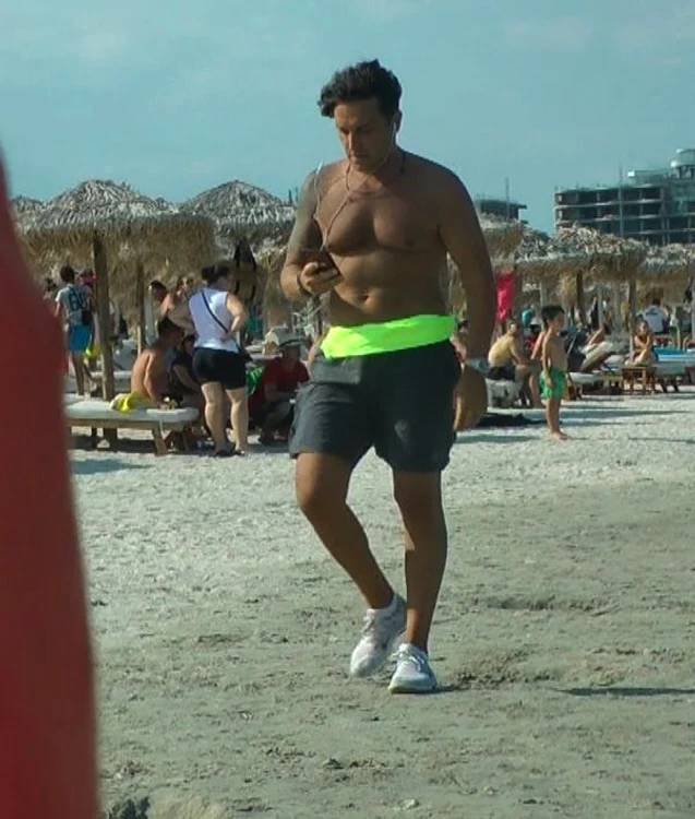 Bogdan Ionescu face jogging pe plajă
