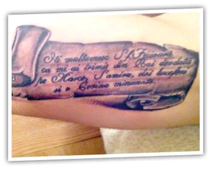 Şi-a făcut un nou tatuaj