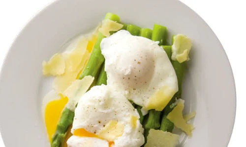 sparanghel cu ou posat jpg