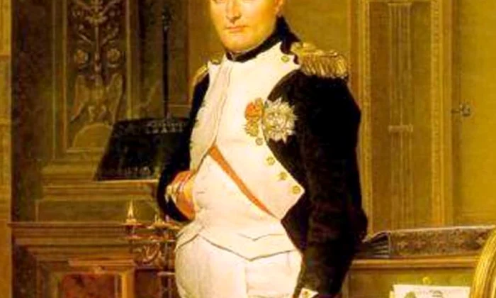 Ciorapi de mătase ai lui Napoleon, scoşi la licitaţie jpeg